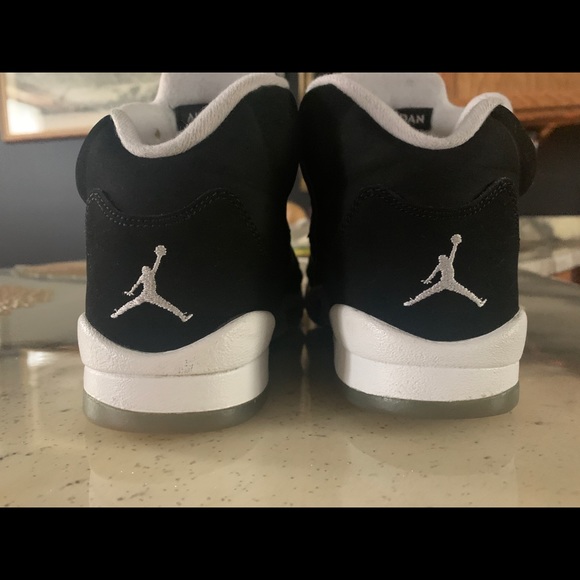 Air Jordans 5 Retro Oreo - Picture 2 of 4